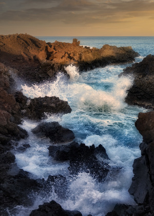 Storm Waves in Chasm